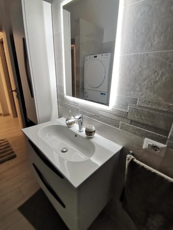 Shining House In Milan Apartman Kültér fotó